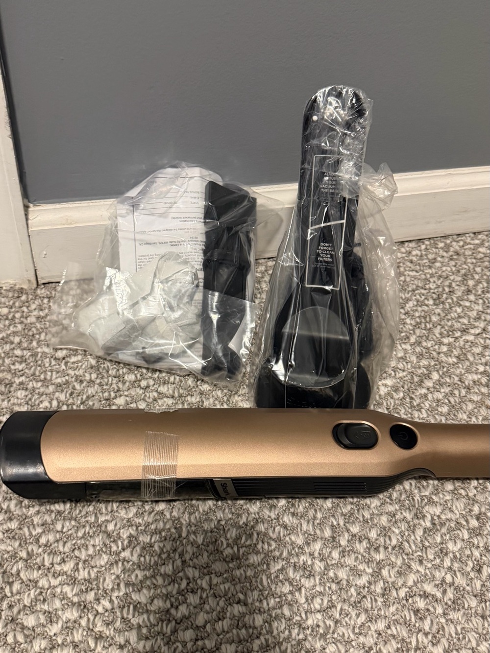 Cordless Gold Shark WandVac with Charging Base and attachments Like new